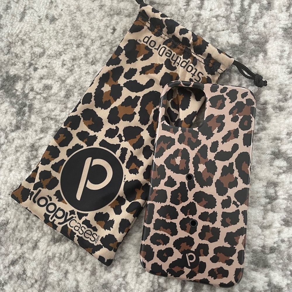 3/$30! Great condition Loopy case for iPhone 12.